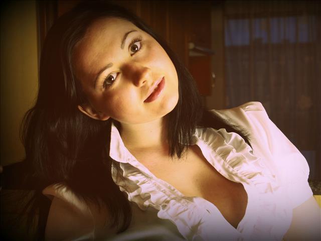 In Hilfesheim sucht Elina Freundschaft plus Kontakte